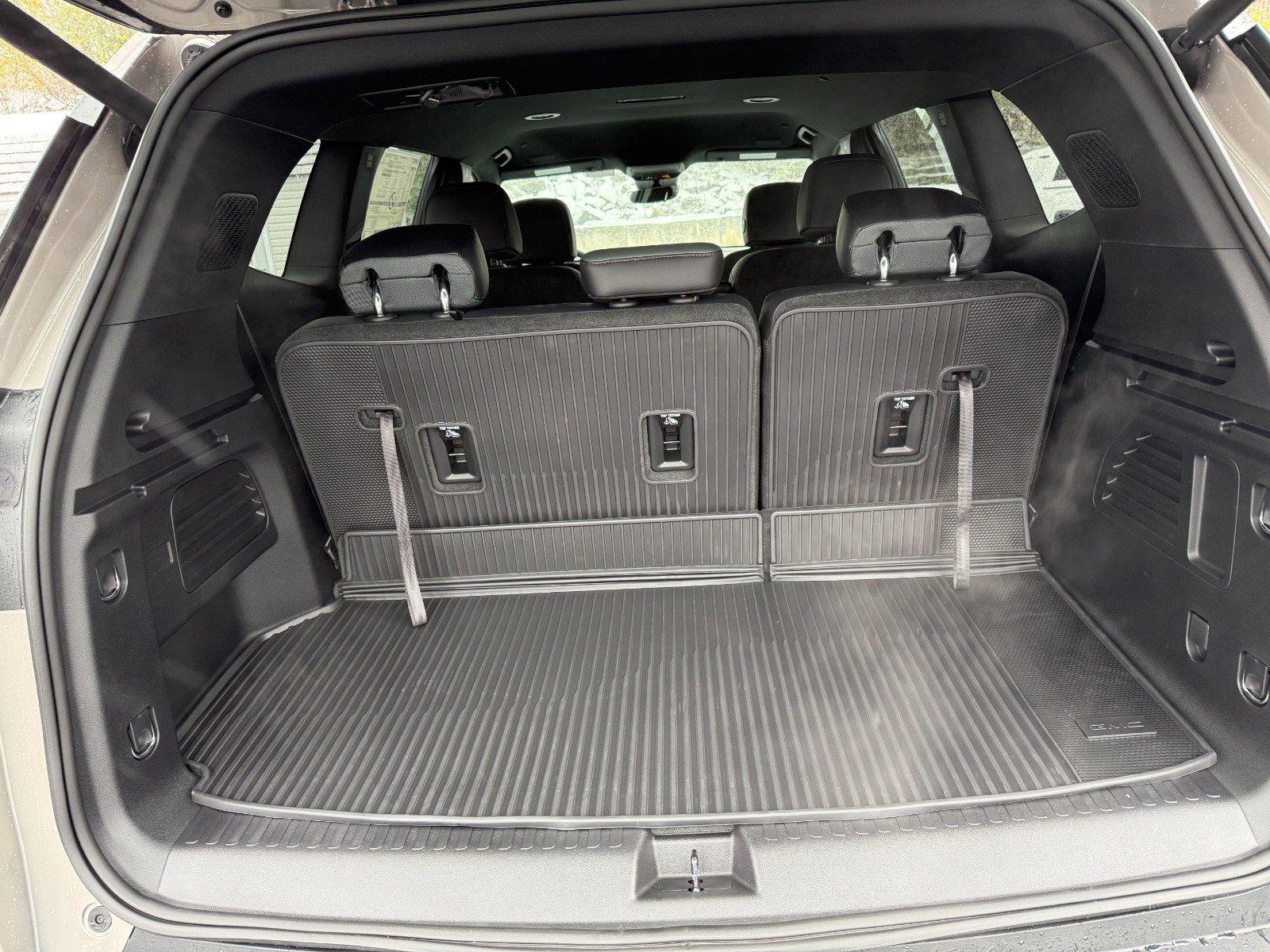 New 2026 GMC Acadia AT4 w/ LPO, Floor Liner Package image 20