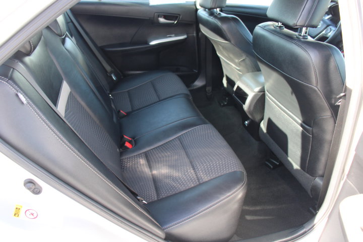 Used 2014 Toyota Camry SE image 17