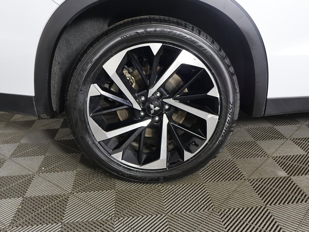 Used 2024 Mitsubishi Outlander SE Black Edition image 23