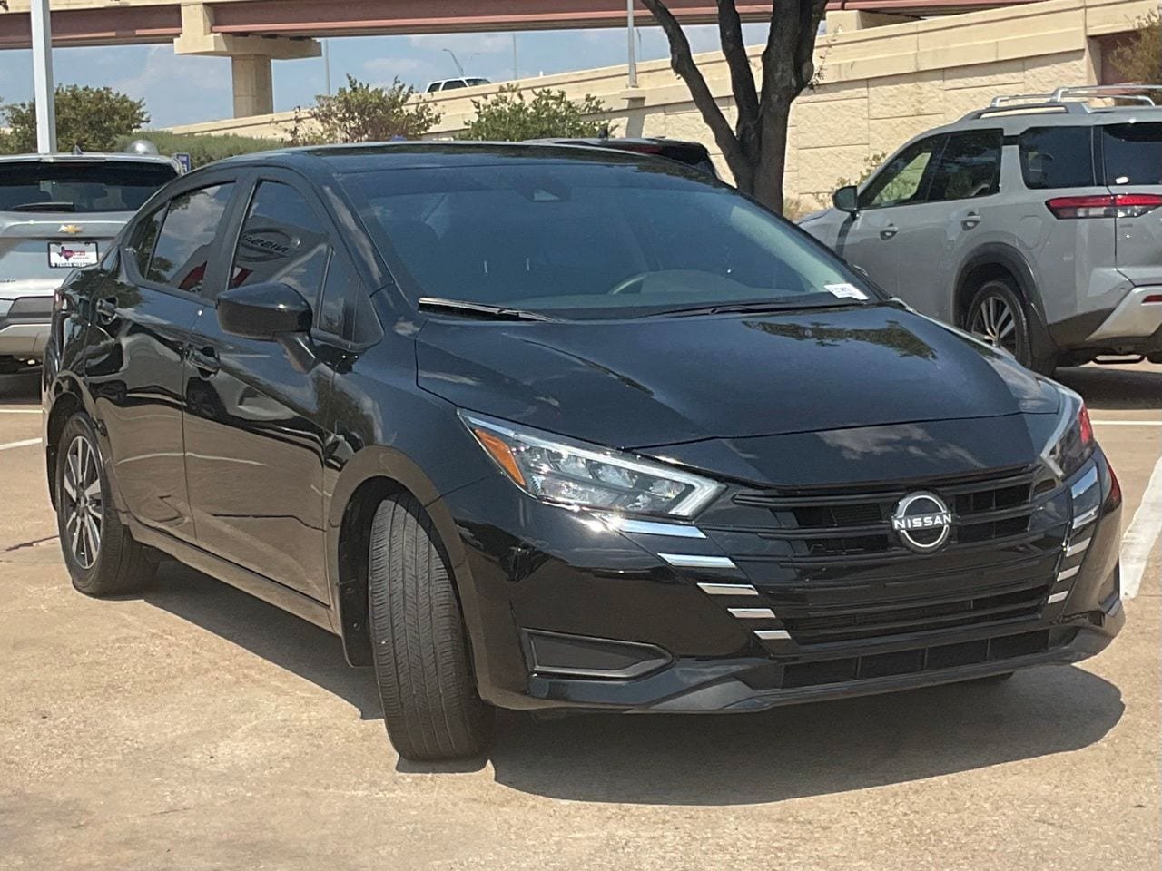 Used 2025 Nissan Versa SV w/ Trunk Package FWD image 3