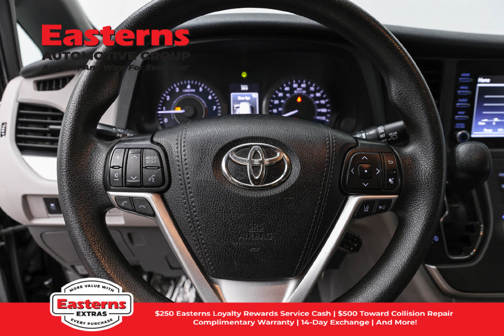 Used 2020 Toyota Sienna L FWD image 11