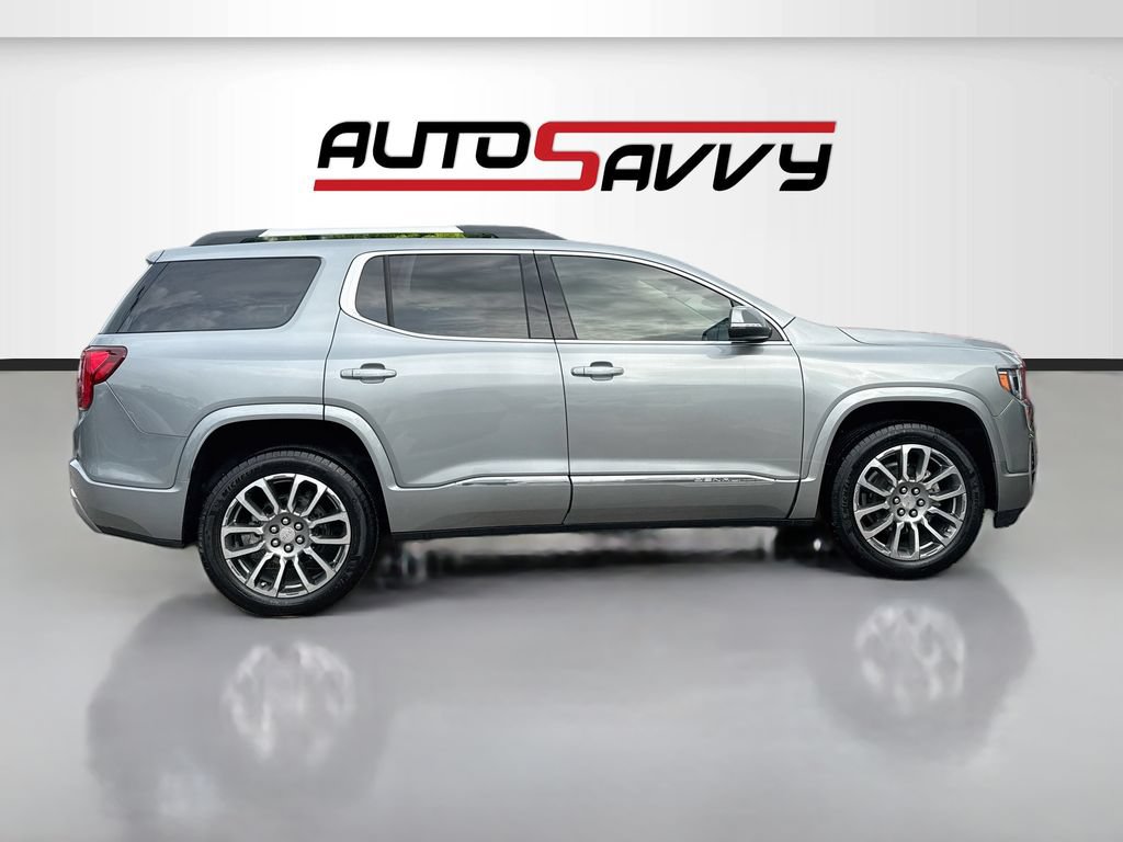 Used 2023 GMC Acadia Denali w/ Denali Ultimate Package FWD image 8