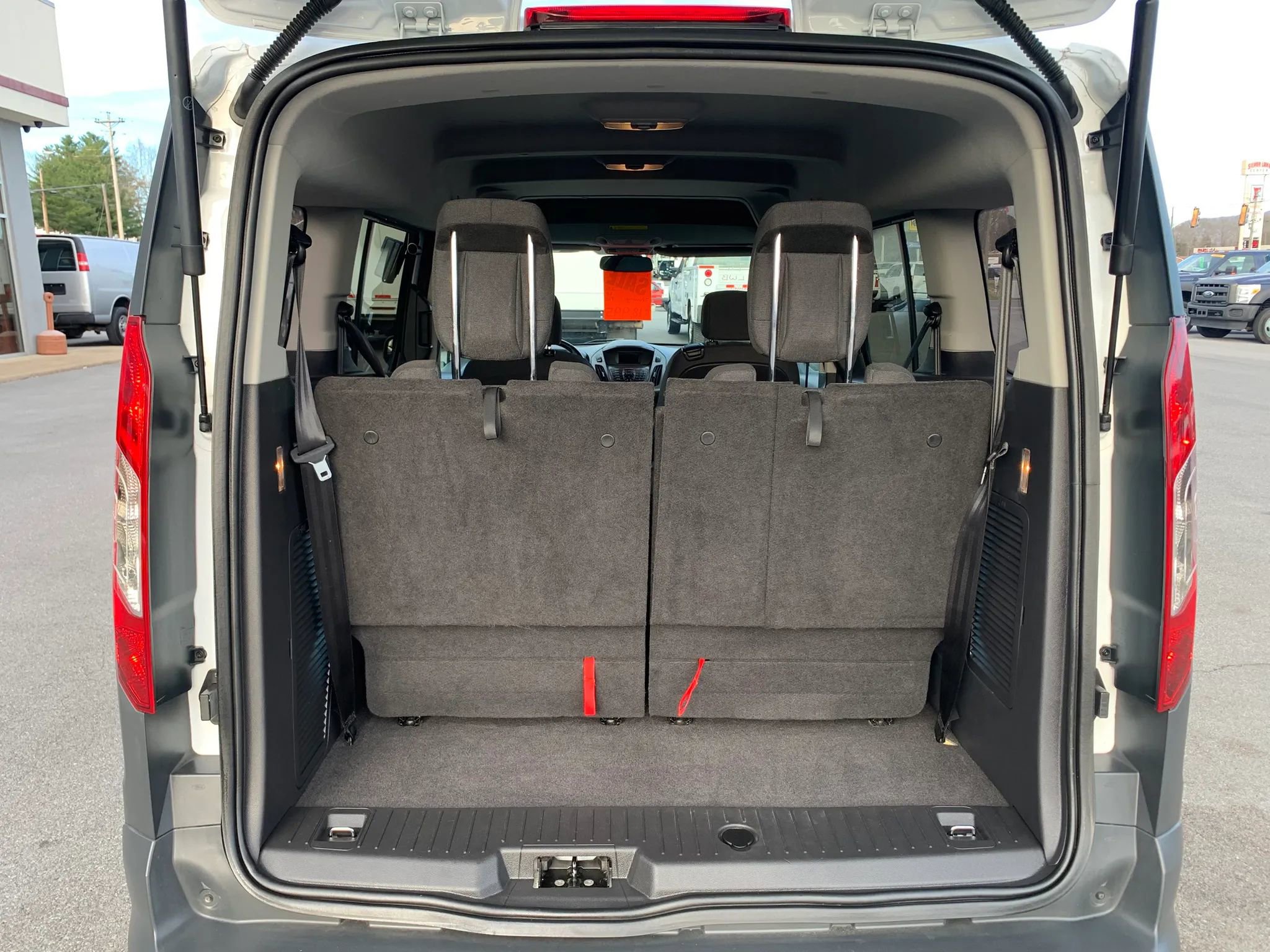 Used 2018 Ford Transit Connect XL image 31