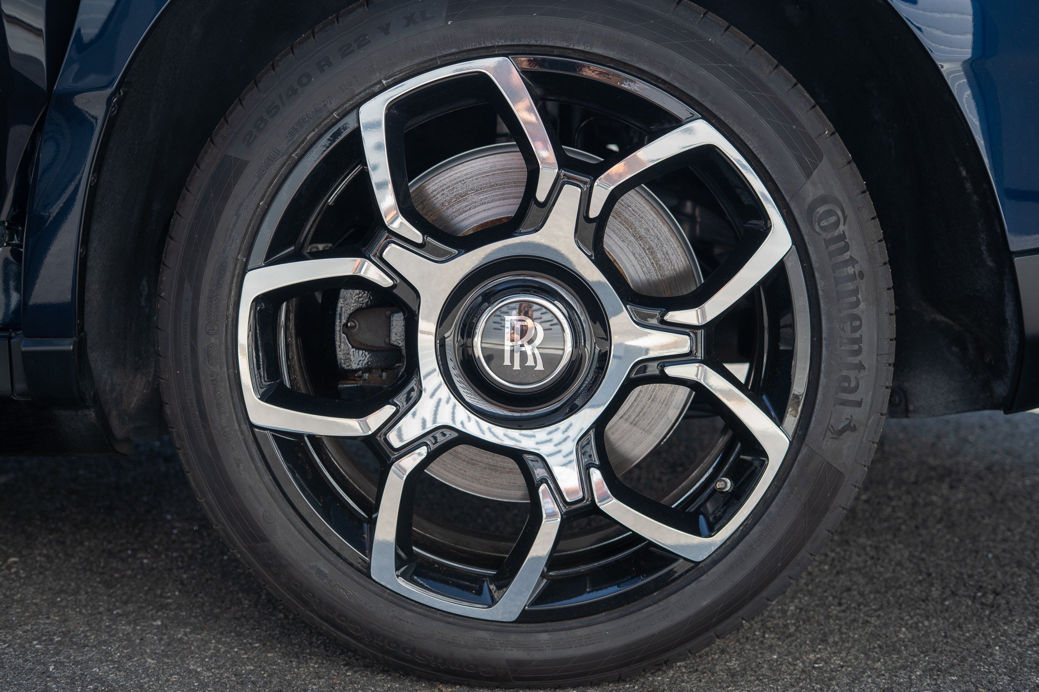 Certified 2024 Rolls-Royce Cullinan Black Badge w/ Leather Finishing Pack AWD/4WD image 31