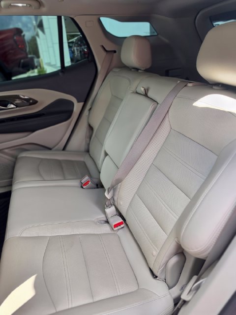 Used 2024 GMC Terrain Denali w/ Denali Premium Package AWD/4WD image 17