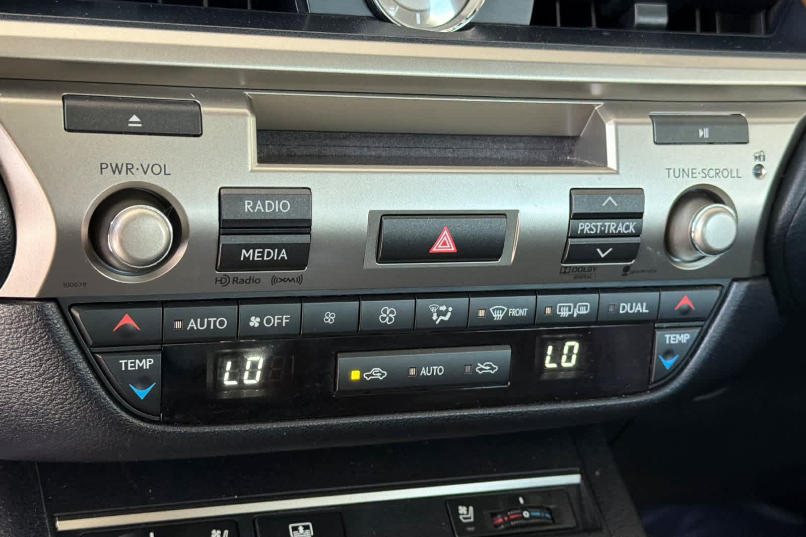 Used 2013 Lexus ES 300h w/ Luxury Pkg FWD image 22