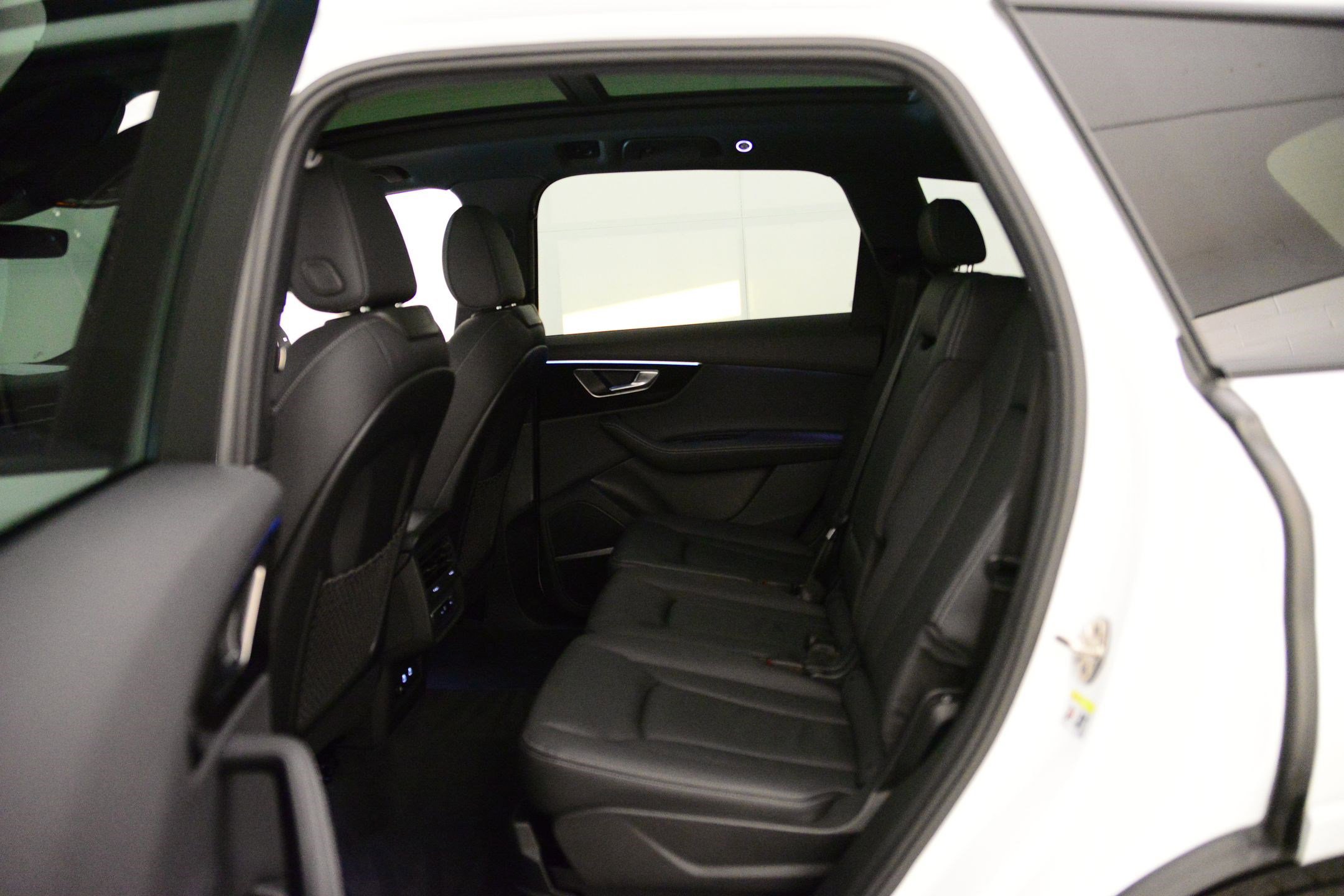 Certified 2025 Audi Q7 2.0T Premium Plus w/ Premium Plus Package image 11