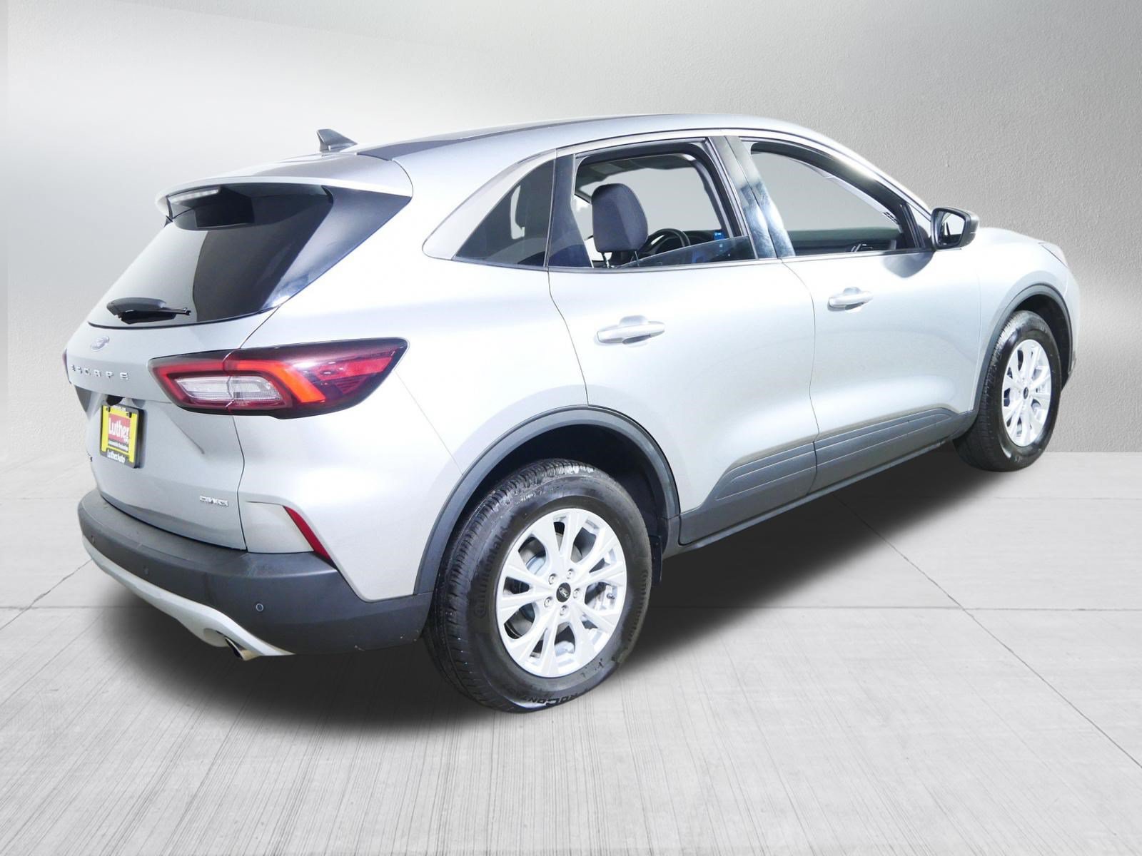 Used 2023 Ford Escape Active w/ Tech Pack #1 AWD/4WD image 7