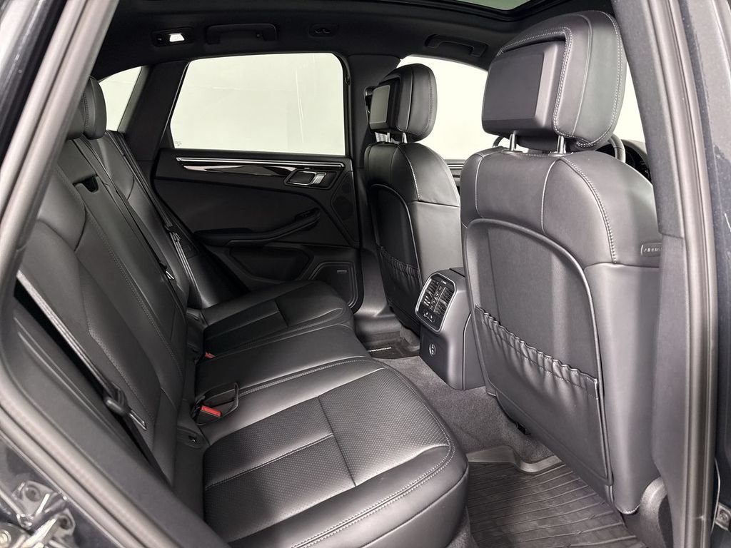 New 2026 Porsche Macan AWD/4WD image 21