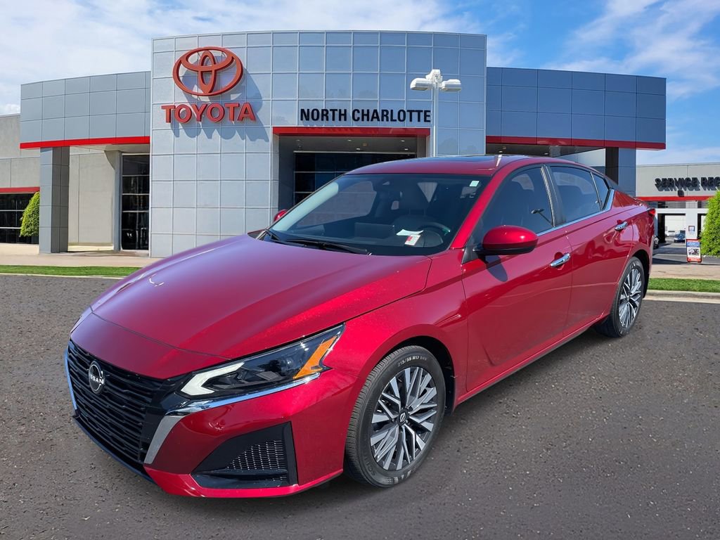 Used 2024 Nissan Altima 2.5 SV w/ SV Premium Package image 6