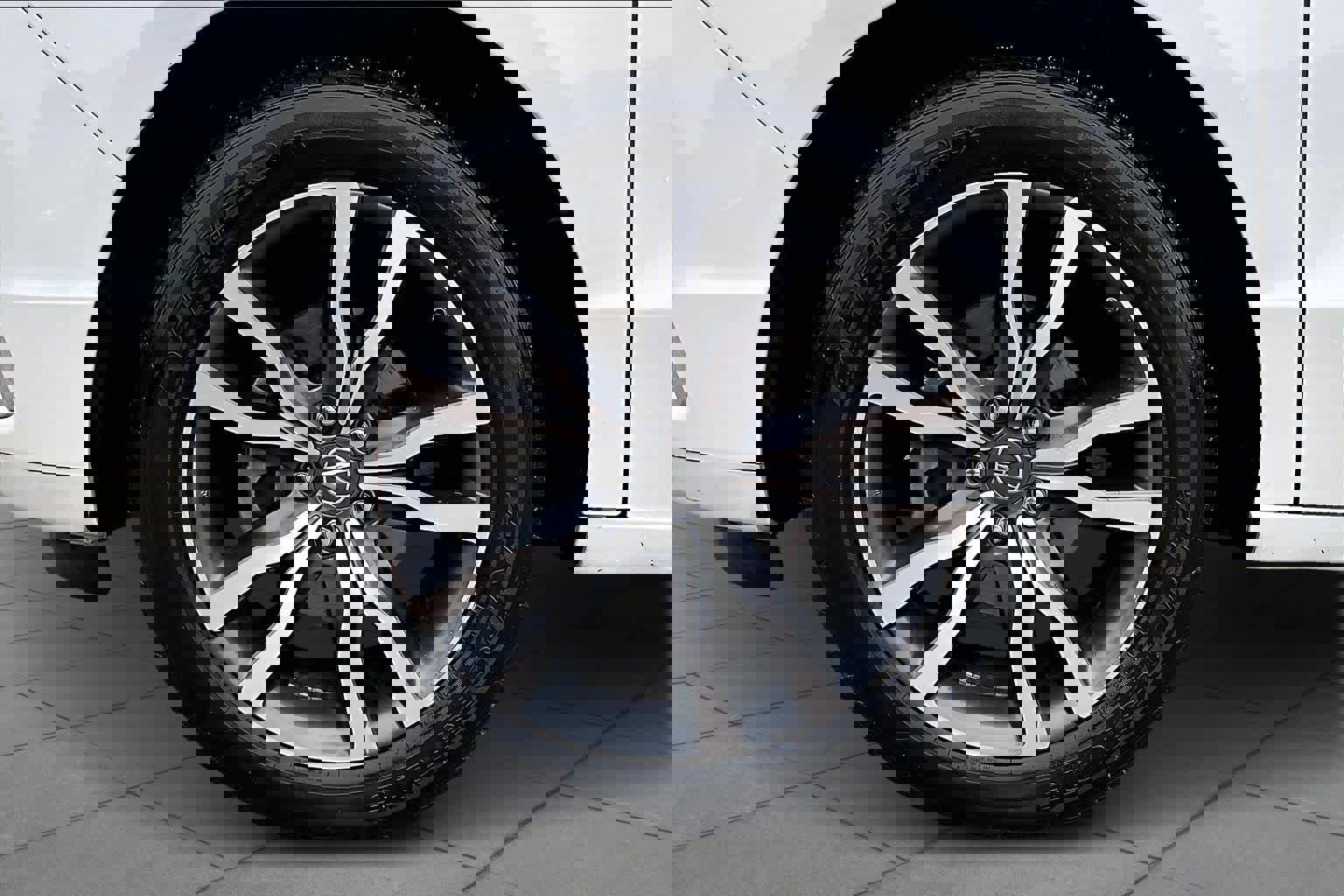 Used 2019 Acura MDX FWD w/ Advance Package image 10