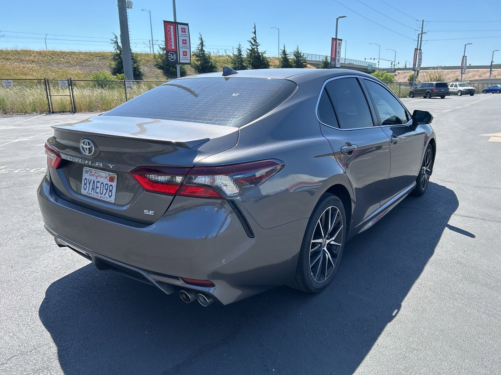 Used 2021 Toyota Camry SE w/ Convenience Package image 4