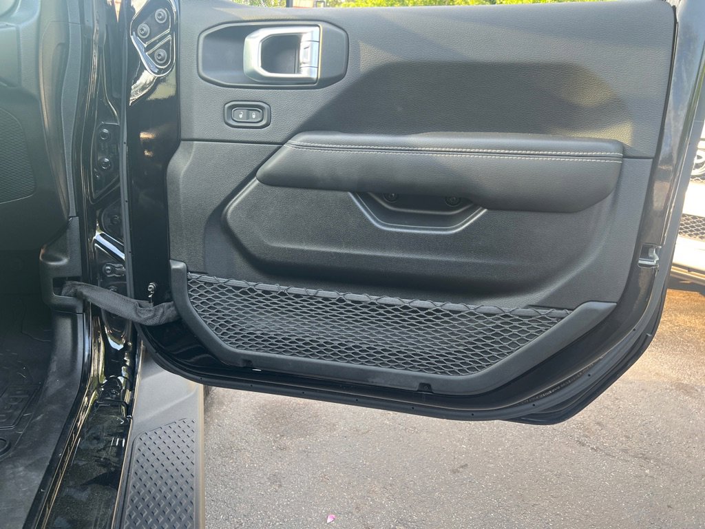 Used 2021 Jeep Gladiator Overland image 12