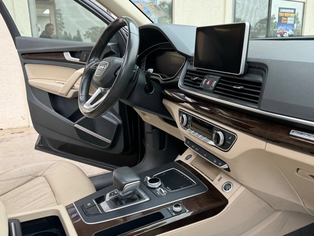 Used 2018 Audi Q5 2.0T Premium Plus w/ Premium Plus Package AWD/4WD image 24