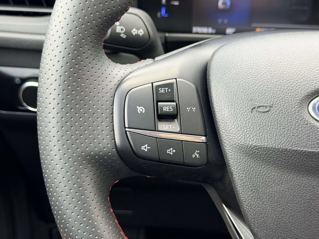 Used 2025 Ford Escape ST-Line AWD/4WD image 8