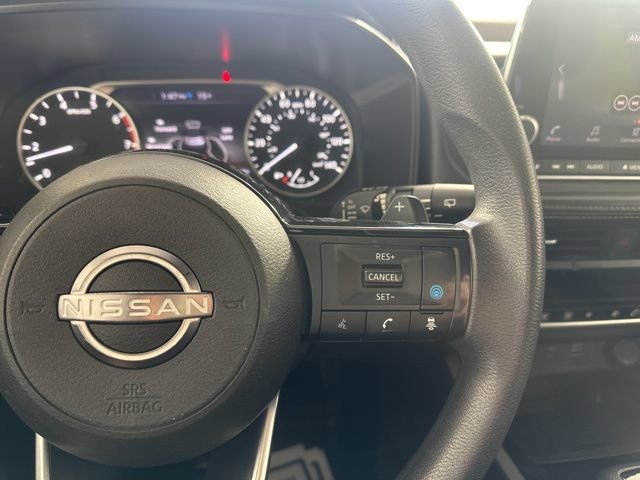 Used 2023 Nissan Rogue SV image 25