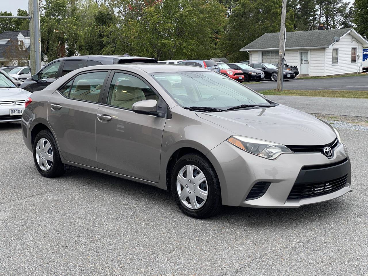 Used 2014 Toyota Corolla LE FWD image 4