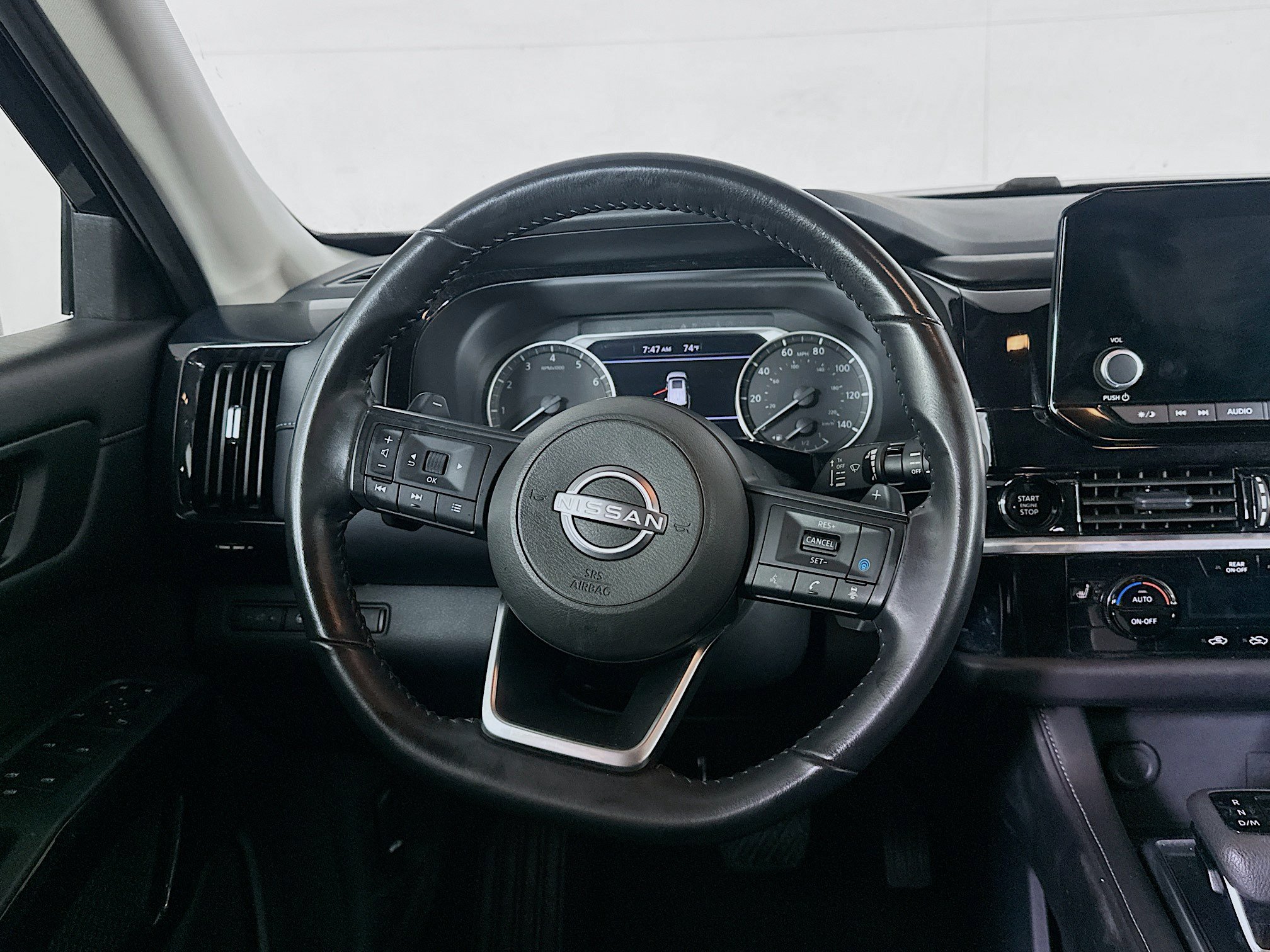 Used 2025 Nissan Pathfinder SV AWD/4WD image 17