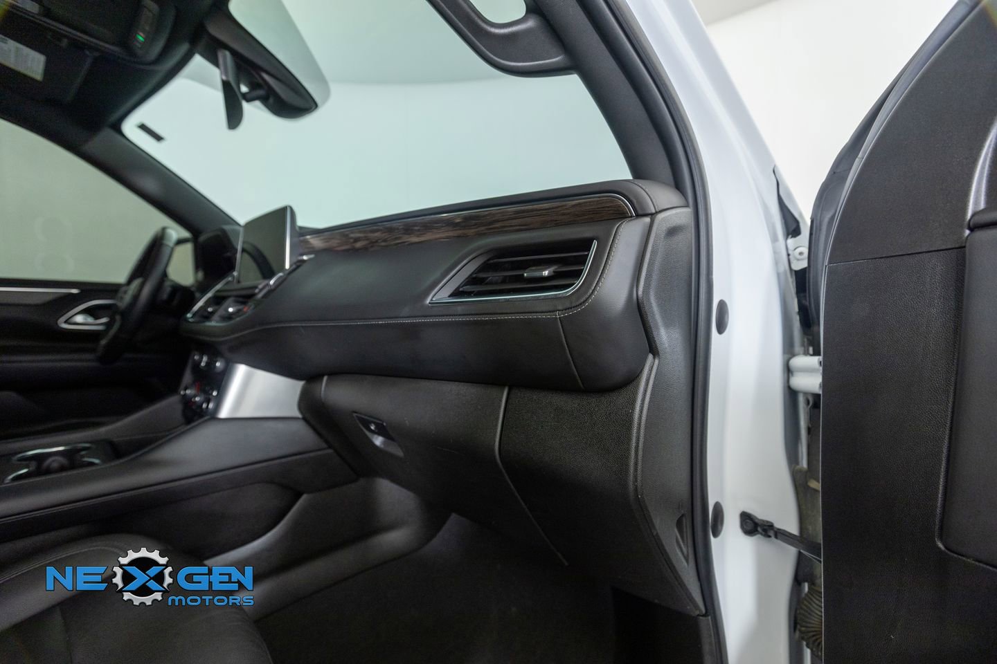 Used 2022 Chevrolet Tahoe Z71 w/ Luxury Package image 38