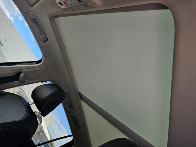Certified 2022 Volkswagen Tiguan SE w/ Panoramic Sunroof Package FWD image 15