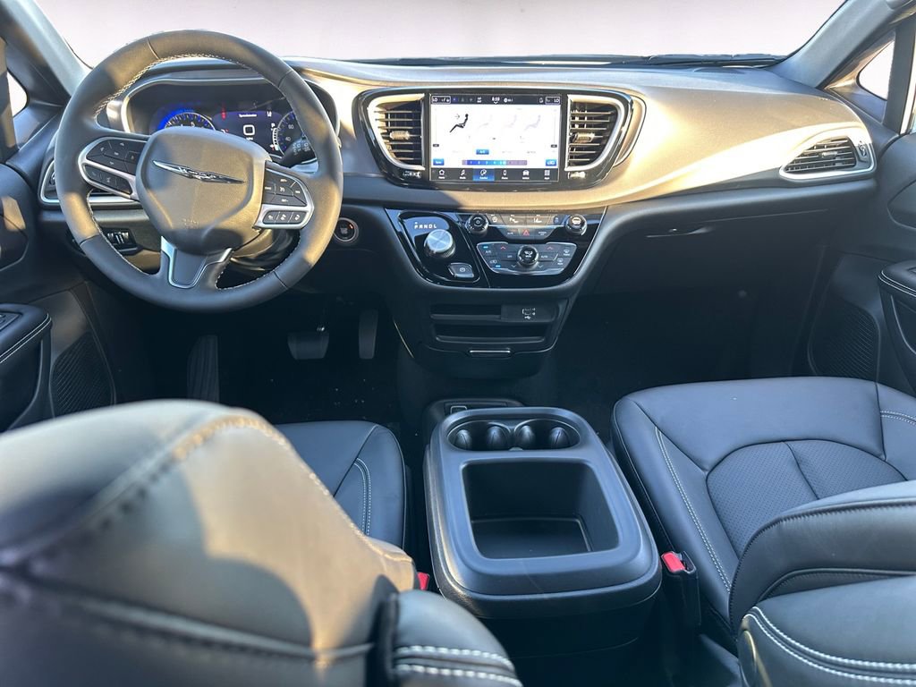 New 2026 Chrysler Voyager LX FWD image 10