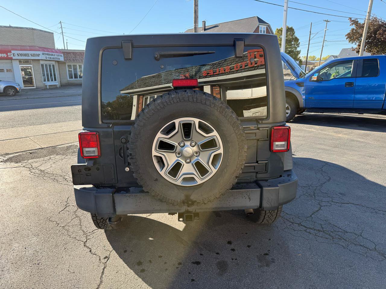 Used 2018 Jeep Wrangler Unlimited Rubicon w/ Connectivity Group AWD/4WD image 6