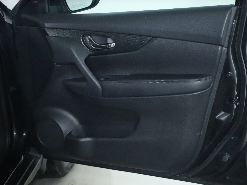 Used 2016 Nissan Rogue SL w/ SL Premium Package image 34