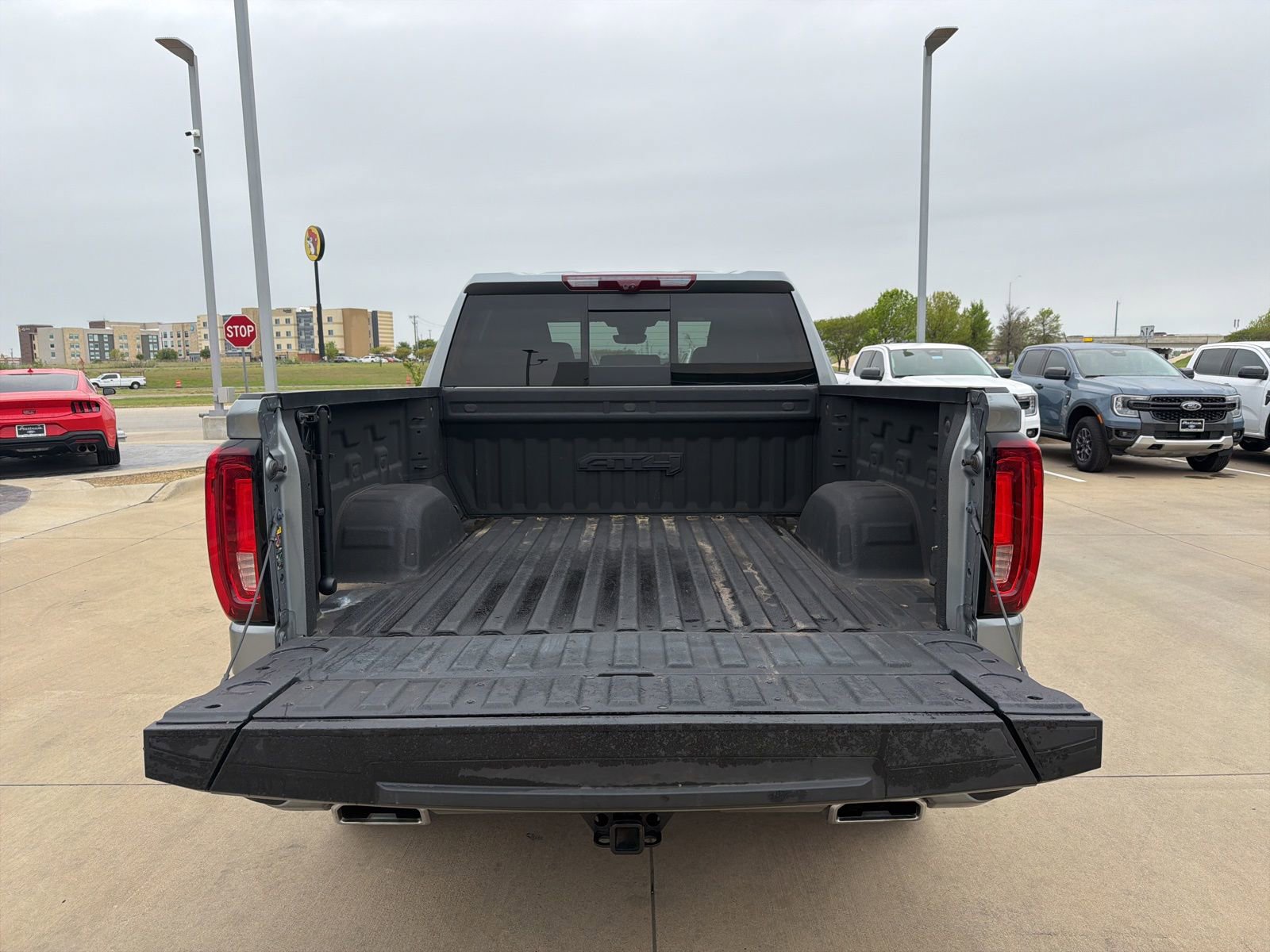 Used 2023 GMC Sierra 1500 AT4 w/ Technology Package image 5