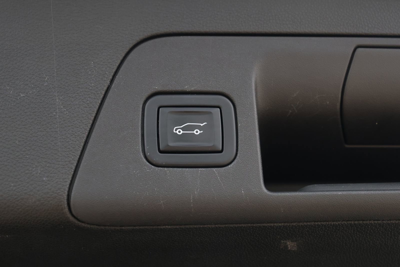 Used 2022 Buick Envision Avenir w/ Technology Package II image 38