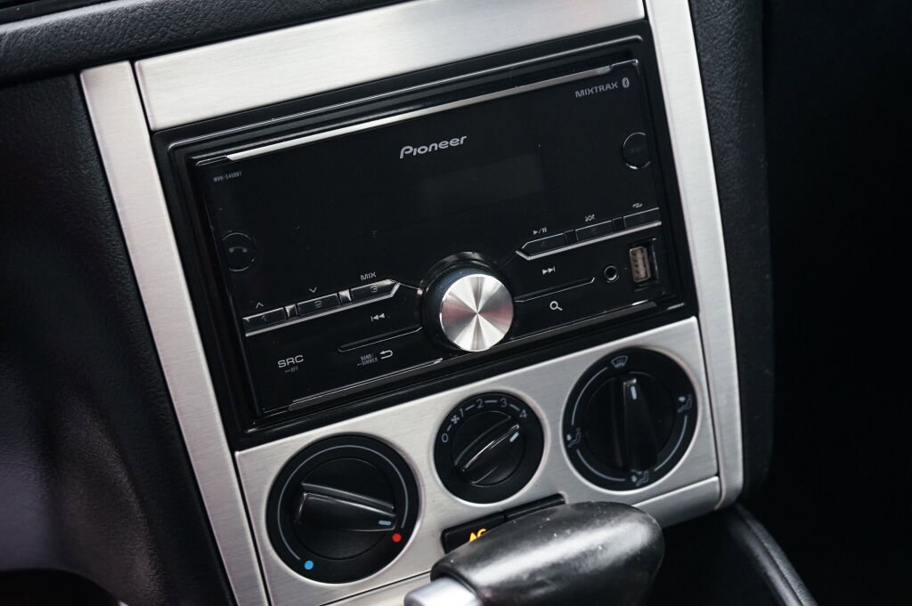 Used 2005 Volkswagen Jetta GLI image 18