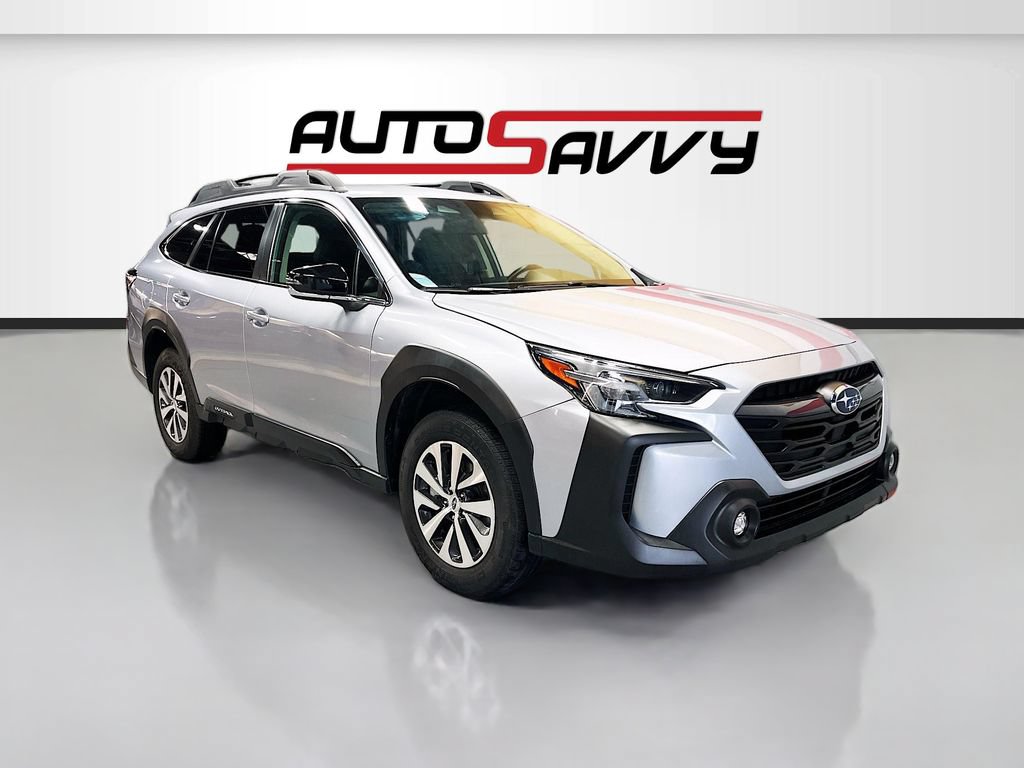 Used 2025 Subaru Outback Premium AWD/4WD image 1