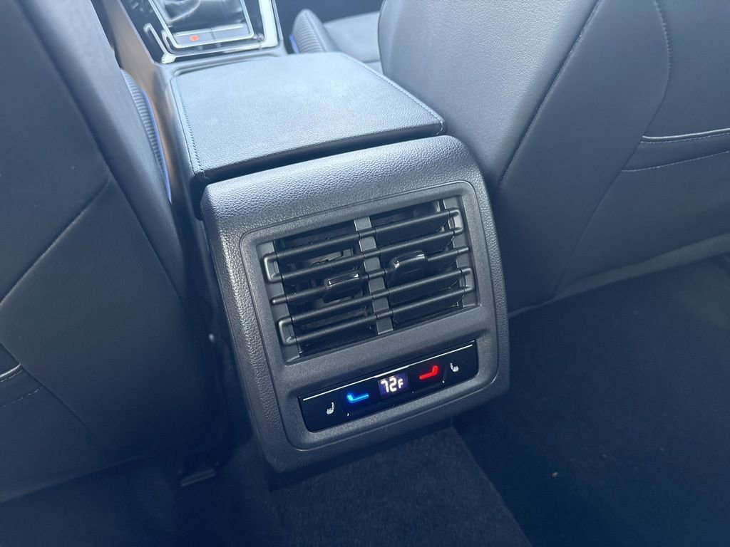 Used 2023 Volkswagen Golf 20th Anniversary Edition image 24