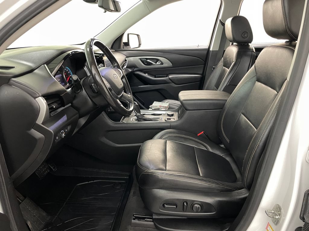 Used 2020 Chevrolet Traverse RS w/ LPO, Floor Liner Package AWD/4WD image 9