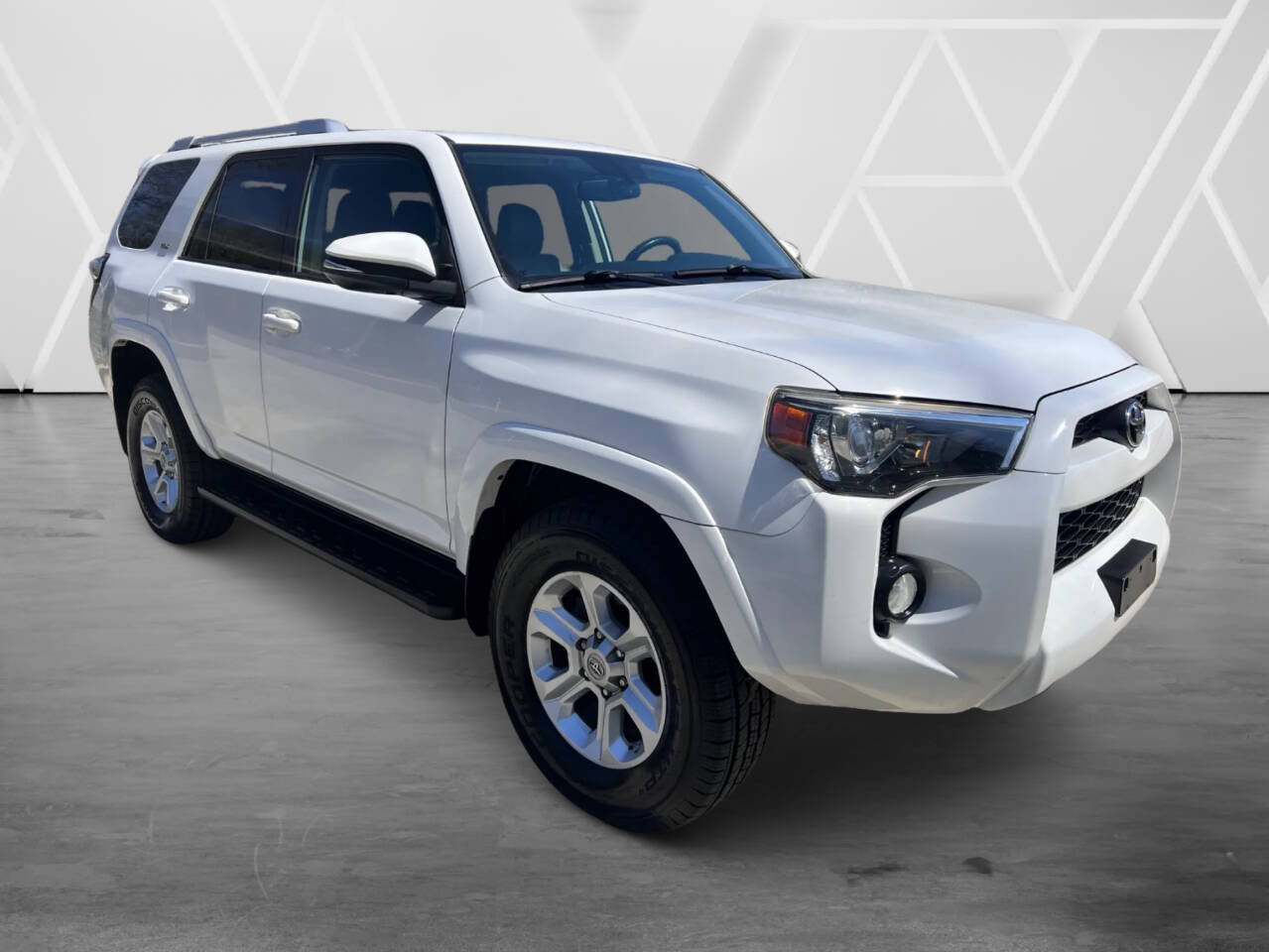Used 2017 Toyota 4Runner SR5 Premium image 4