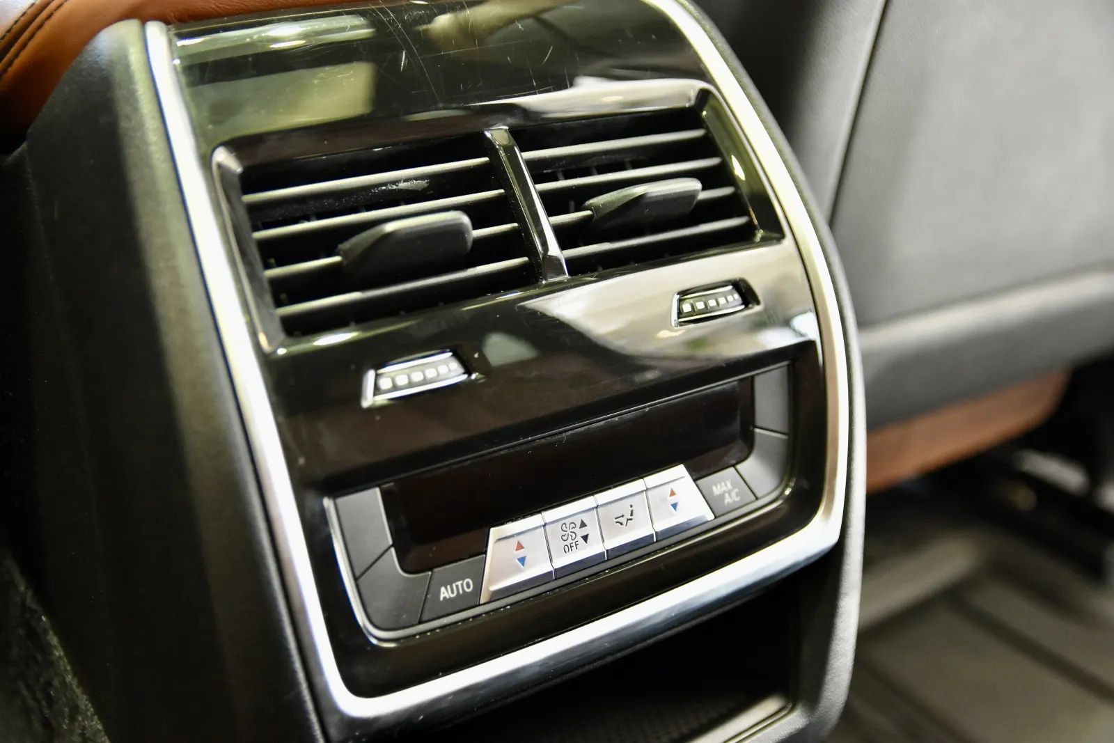 Used 2023 BMW X5 M50i w/ Executive Package AWD/4WD image 22