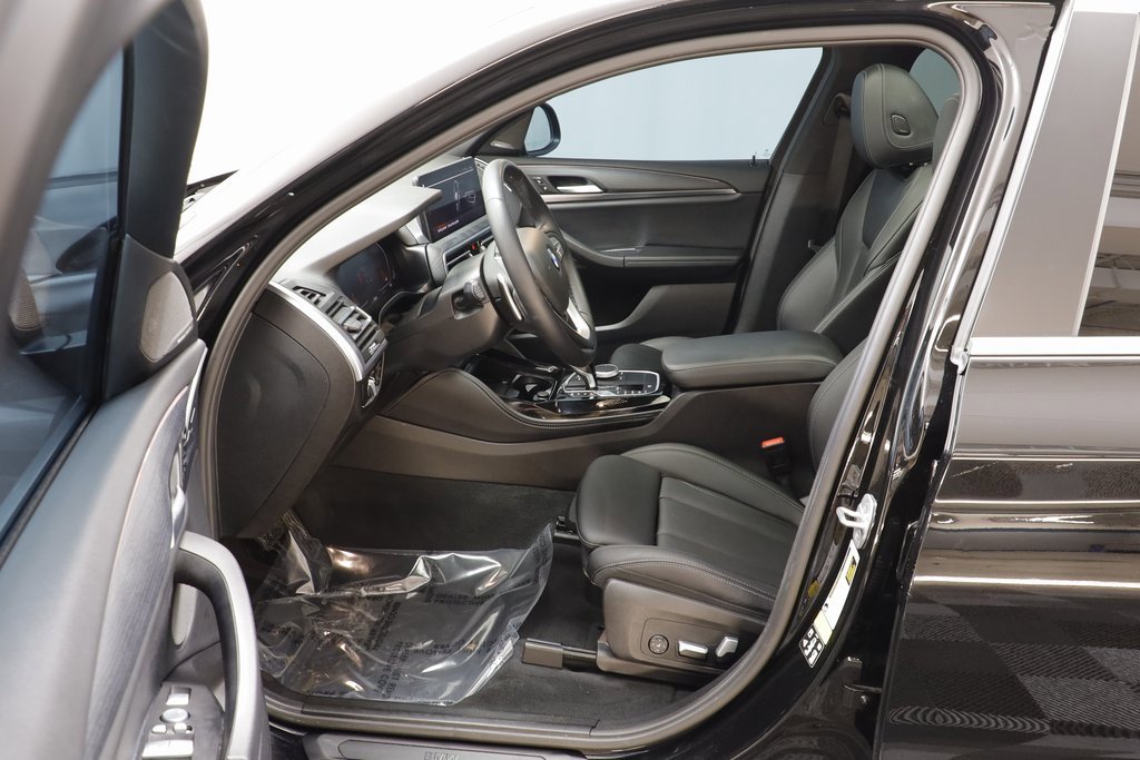 Certified 2023 BMW X4 xDrive30i w/ Premium Package image 6