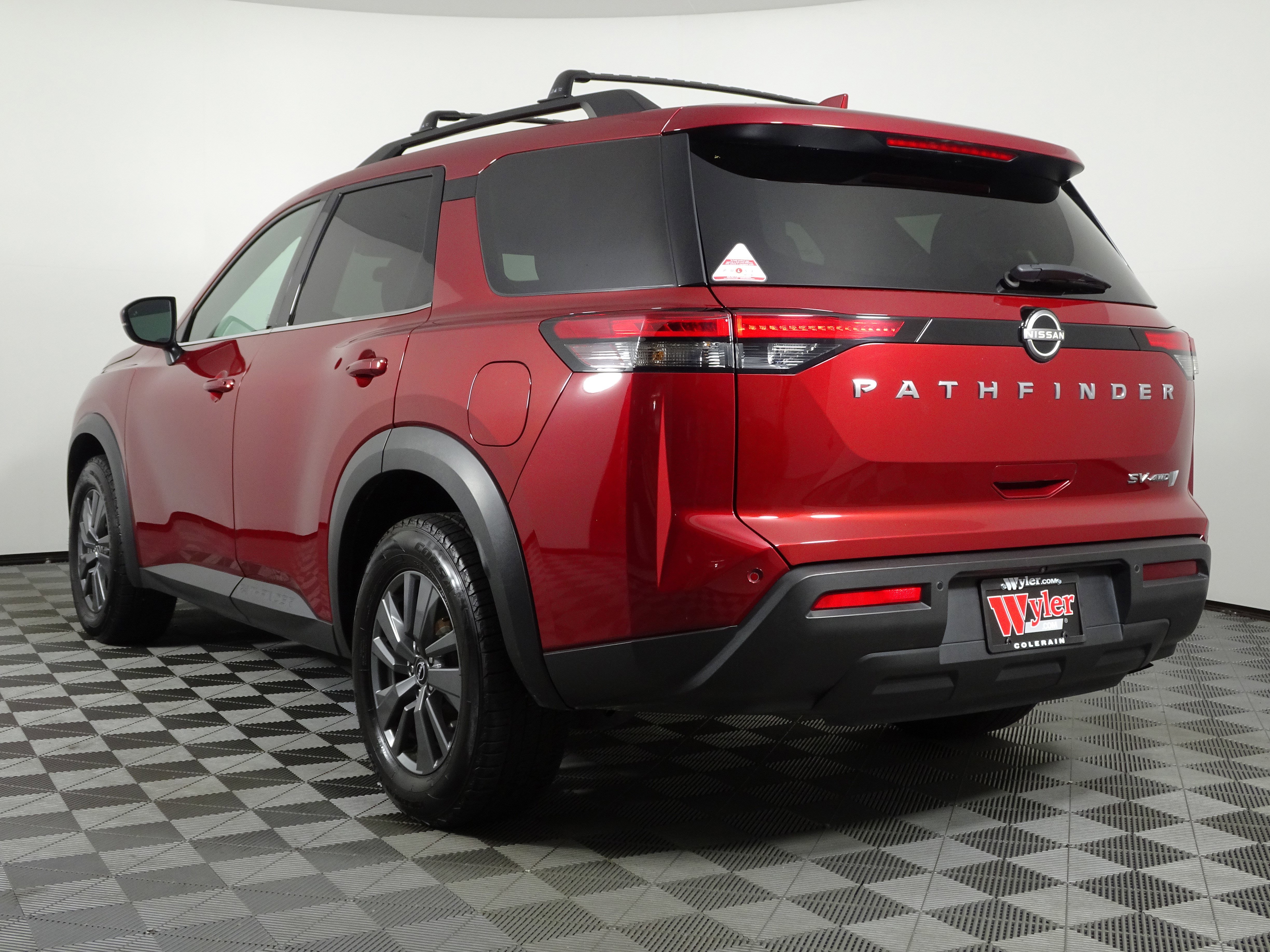 Used 2023 Nissan Pathfinder SV image 43