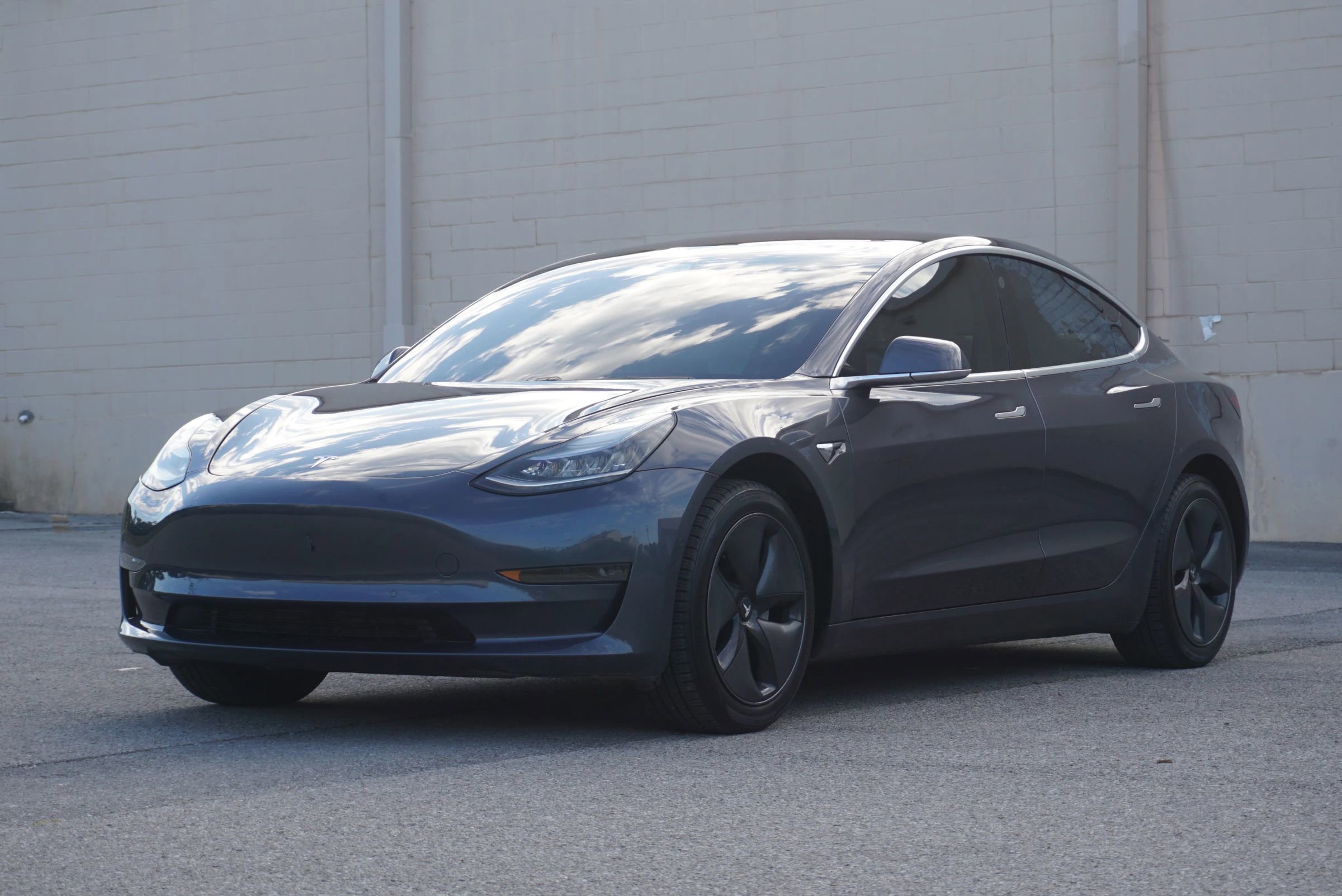 Used 2018 Tesla Model 3 Long Range image 1