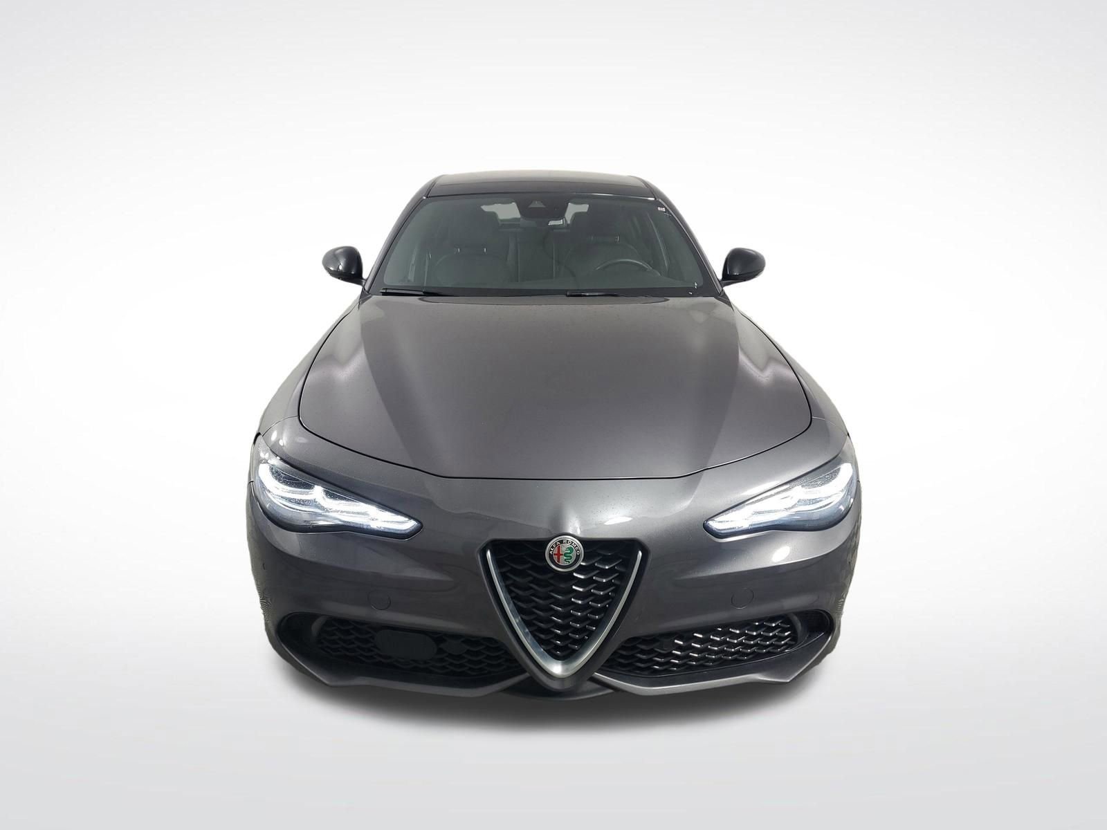 Used 2024 Alfa Romeo Giulia Ti w/ Active Assist Plus Package AWD/4WD image 3