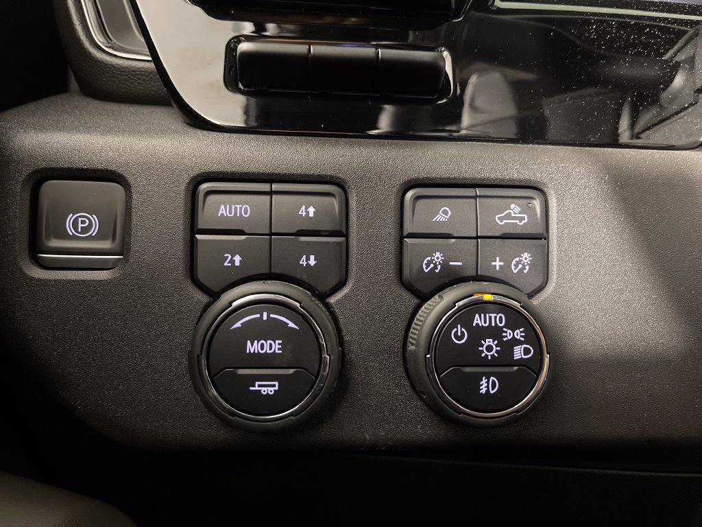 Used 2023 Chevrolet Silverado 1500 ZR2 w/ Technology Package AWD/4WD image 28