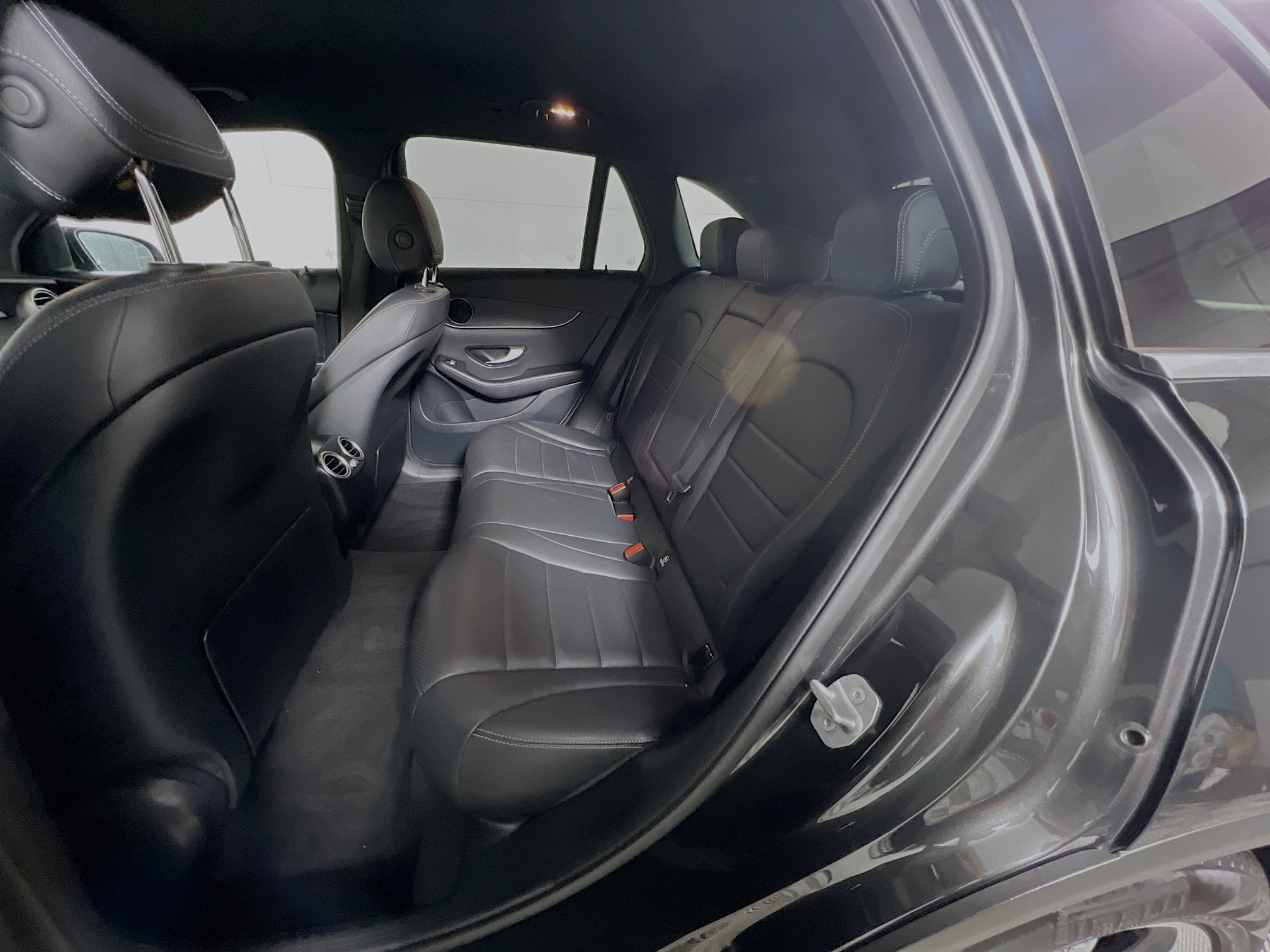 Used 2021 Mercedes-Benz GLC 300 image 29