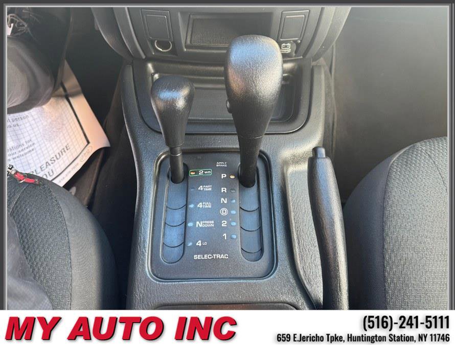 Used 2004 Jeep Grand Cherokee Laredo w/ Convenience Group image 16