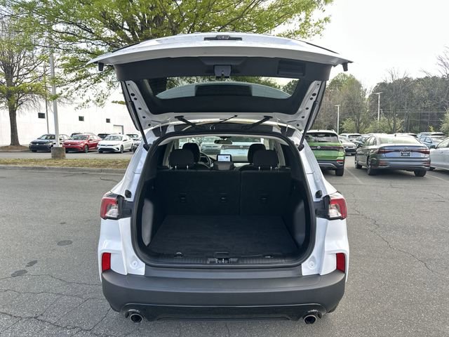 Used 2021 Ford Escape SE w/ SE Sport Appearance Package image 32