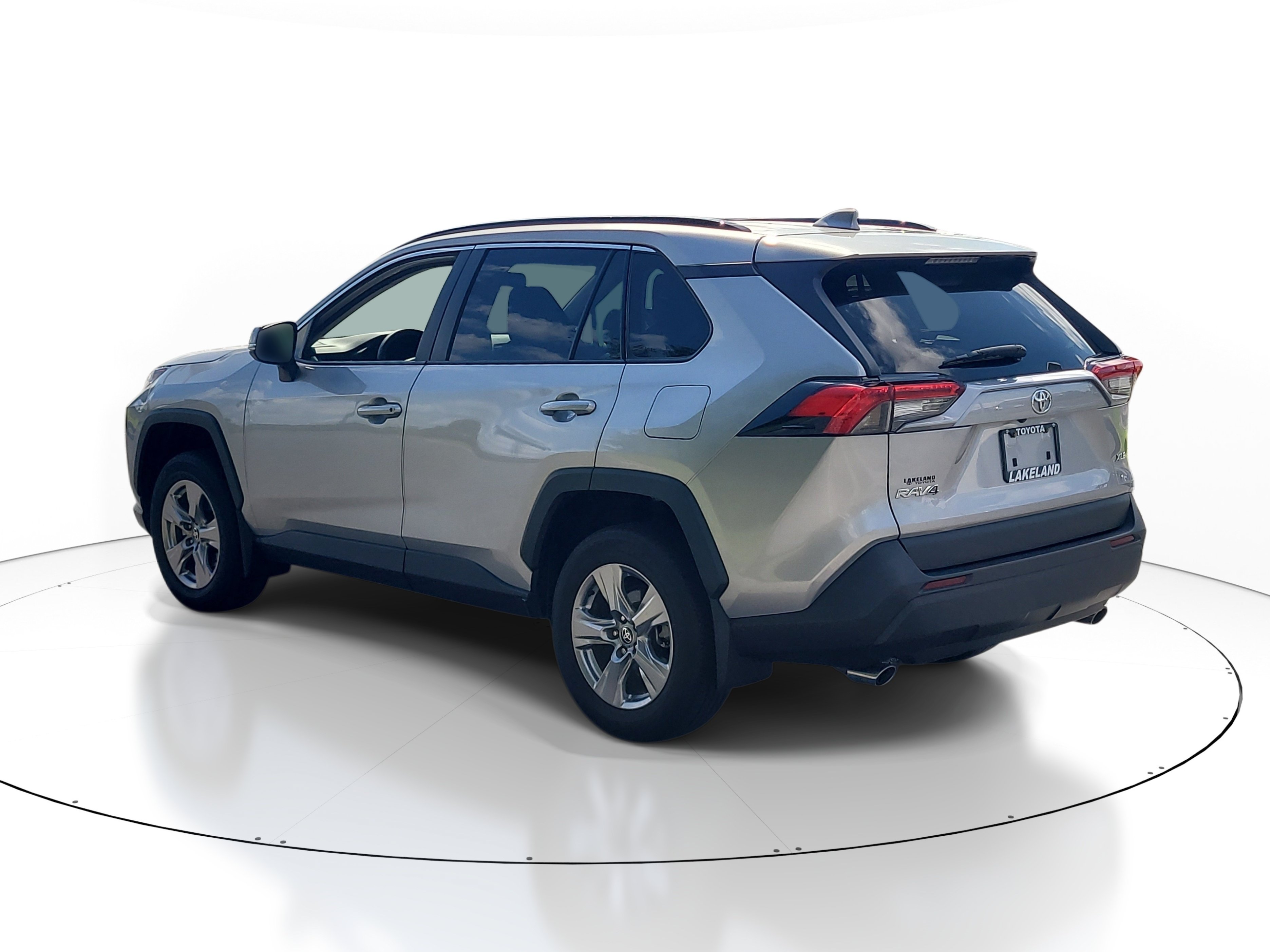 Certified 2025 Toyota RAV4 XLE FWD image 5