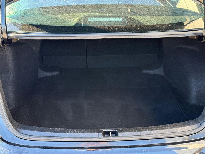 Used 2020 Toyota Corolla SE w/ SE Premium Package FWD image 9