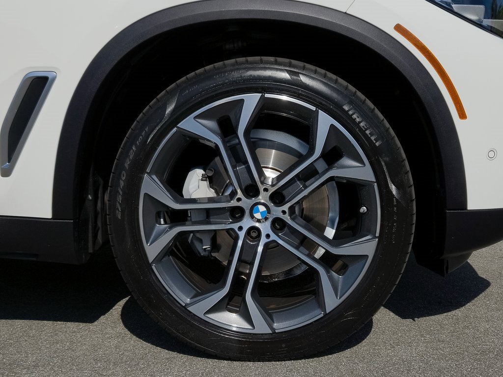 Used 2023 BMW X5 xDrive40i w/ Parking Assistance Package image 10