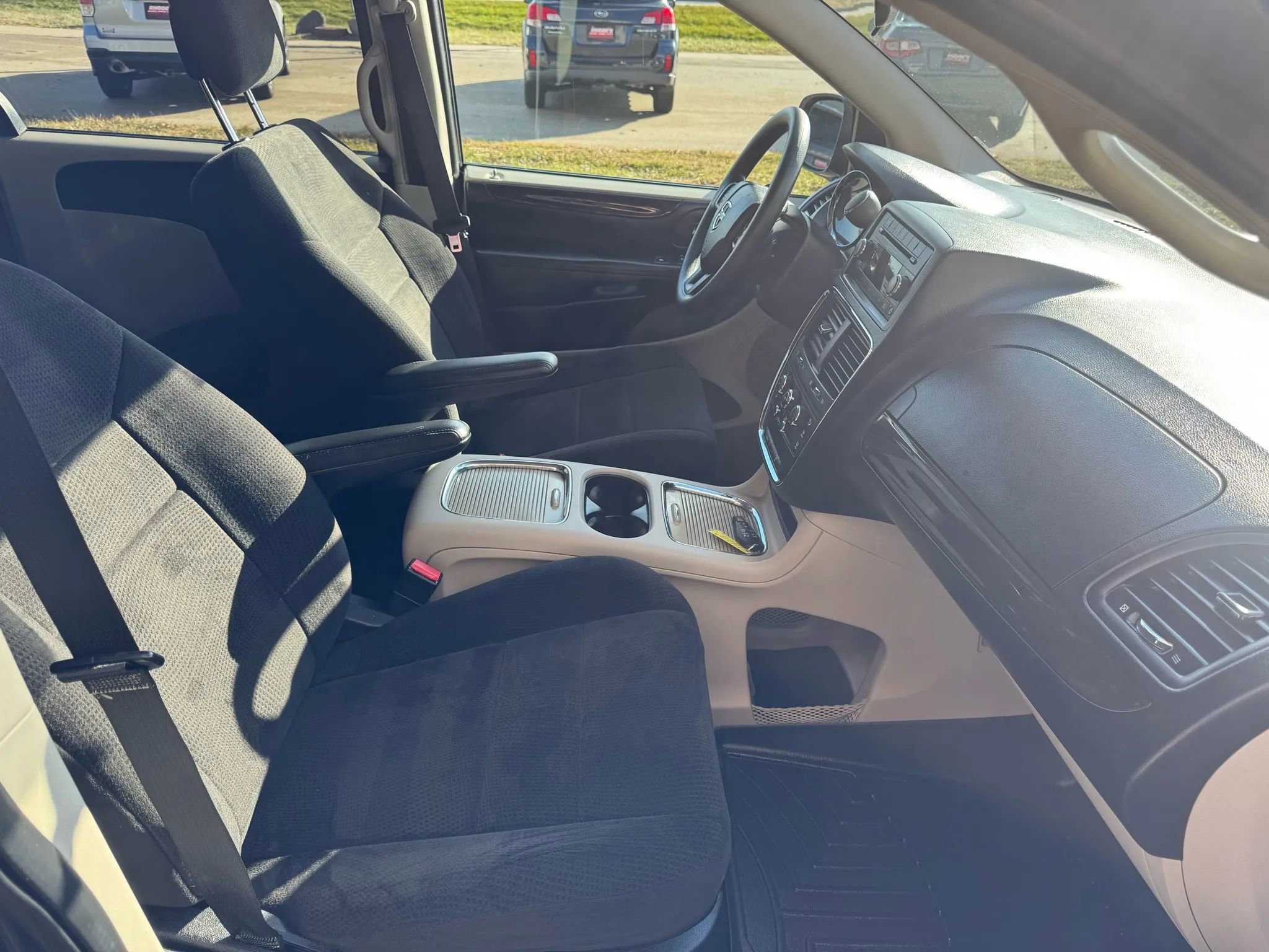 Used 2012 Dodge Grand Caravan SXT w/ Security Group image 13