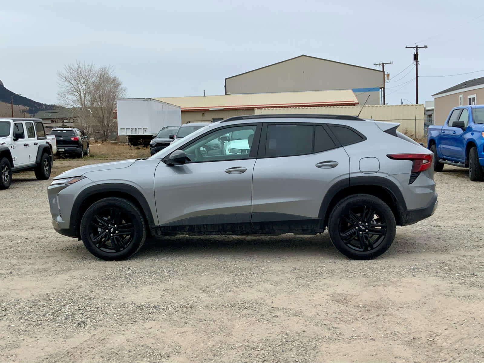 Certified 2025 Chevrolet Trax ACTIV image 2