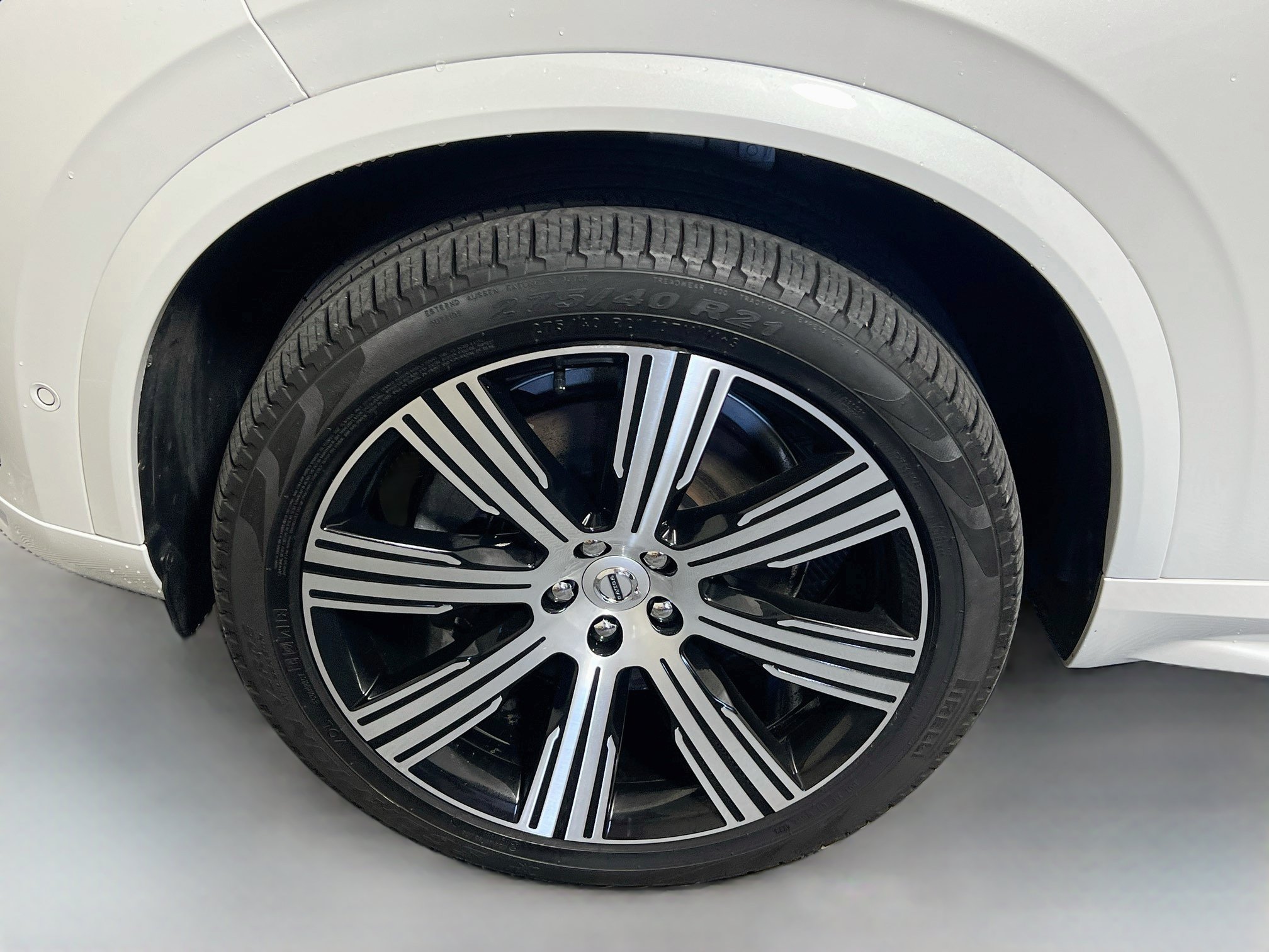 Used 2024 Volvo XC90 B6 Ultimate w/ Protection Package AWD/4WD image 13