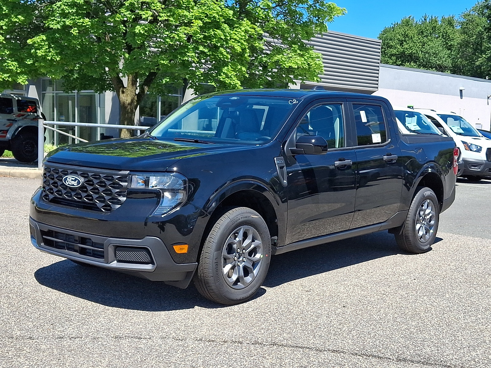 New 2026 Ford Maverick XLT w/ XLT Luxury Package AWD/4WD image 3